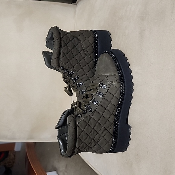 Quilted boot, Vince Camuto Green size 8M Women - Picture 3 of 3